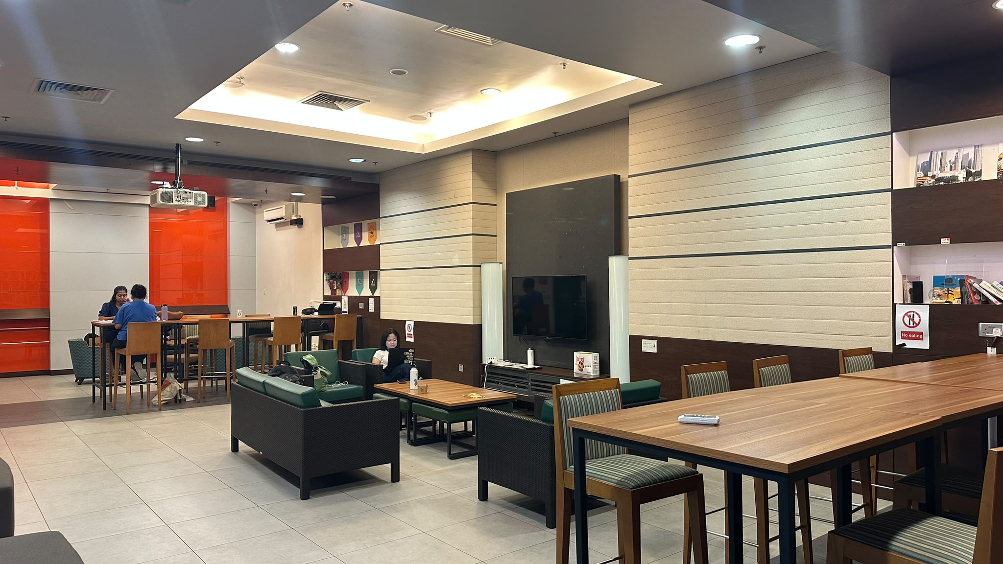 utrlounge1